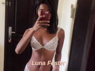 Luna_Foster