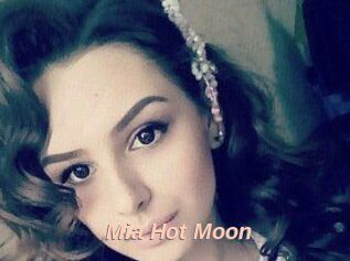 Mia_Hot_Moon